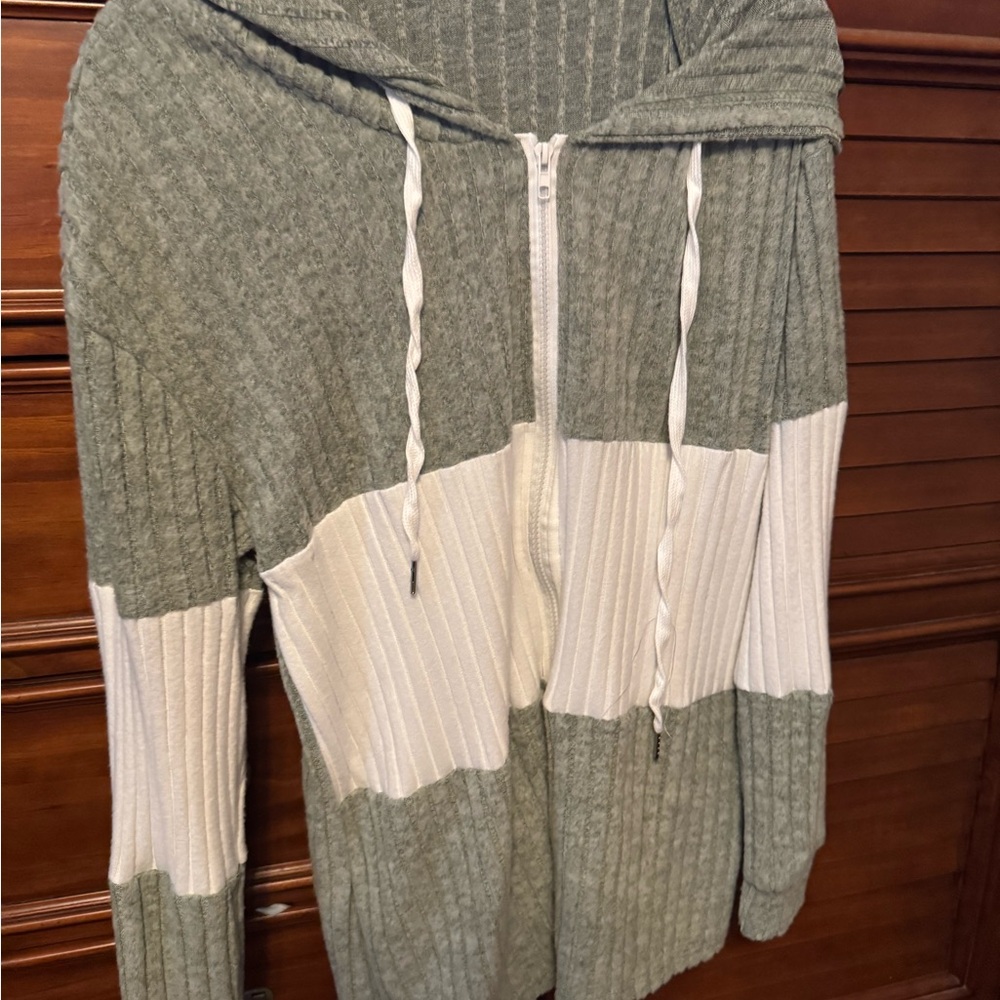 Cozy Green and White Ribbed Hoodie
